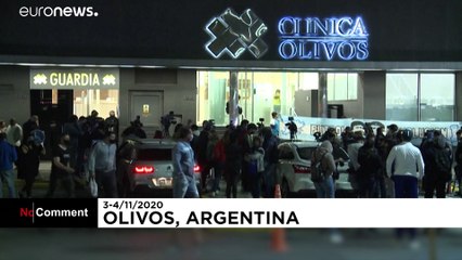 Maradona se recupera con éxito de una operación cerebral en Buenos Aires