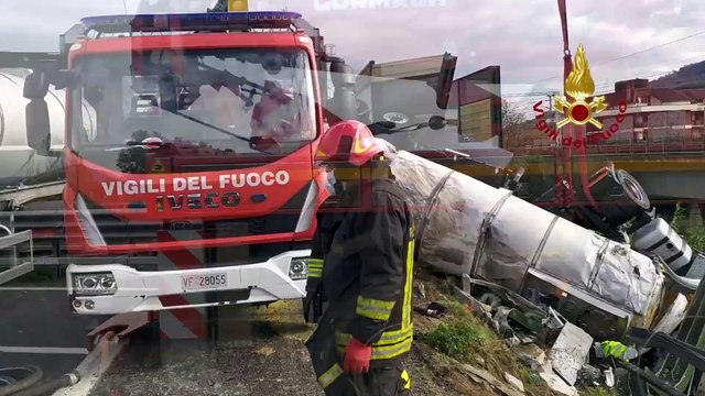 Orvieto - Scontro tra mezzi pesanti su A1, muore conducente autocisterna (04.11.20)