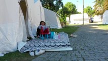 Depremzede çocuklar, korku dolu anları çadır kentte unutmaya çalışıyor