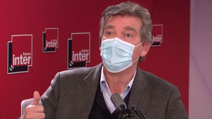 "Quand j'aurais pris cette décision [de m'engager], je vous passe un coup de fil, ce sera sur France Inter que je l'annoncerai" (Arnaud Montebourg)