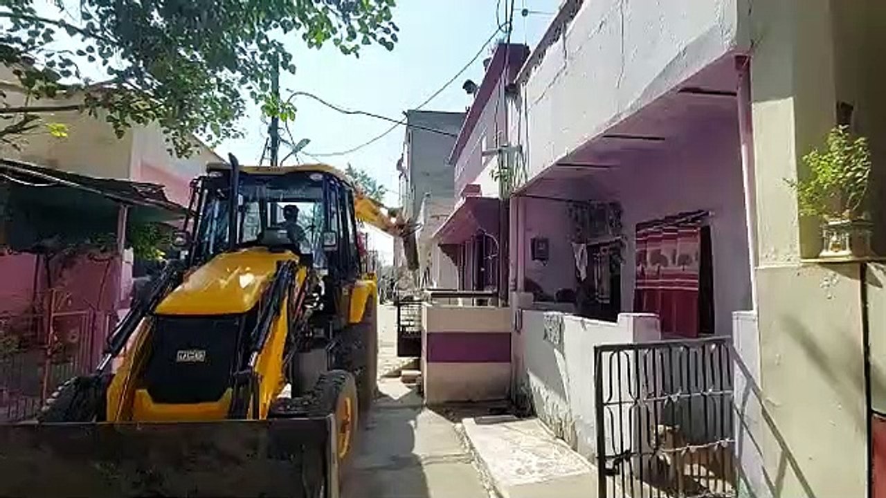 उज्जैन: गांजा तस्कर जीतू बुंदेला के अवैध निर्माण को जमींदोज किया
