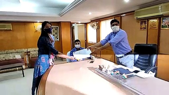 निर्दलीय पार्षद हेमलता ने भरा महापौर पद का नामांकन