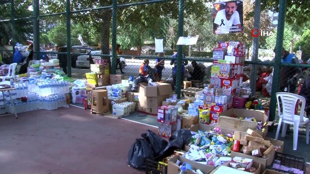 Yardım malzemeleri arasından çıkan not duygulandırdı: 'Biliyorum ders yapamıyorsunuz. Benim evim yıkılmadı. Size ders hazırladım'