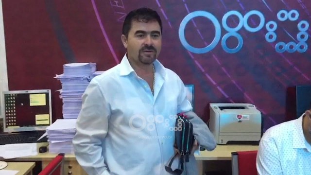 Ylli Ndroqi takon gazetarët: Kjo nuk është furtuna e parë, e as e fundit, vazhdoni me kurajo