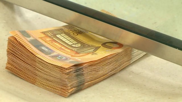 Top News - Euro, rënie e fortë/ Niveli me i ulët që nga pandemia