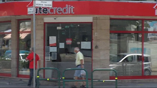 Ora News - Qytetarët nuk kanë besim tek IUTE Kredit: Interesat e kredive janë shumë të larta