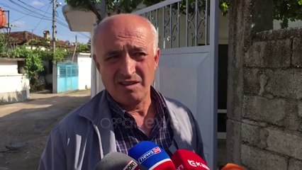 Video herunterladen: Ora News - Krimi makabër në Pogradec: Gjyshja mbrojti mbesën, djali i preu kokën ia vari në derë