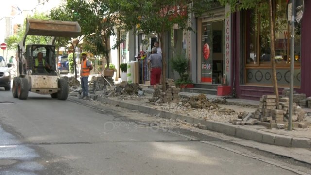 Ora News - Komuna e Parisit, rrugët që nuk përfundojnë kurrë