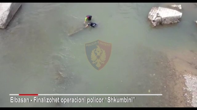Ora News - Video e forcave RENEA në kërkim të thikës me të cilën u vra Regisi 23 vjeç