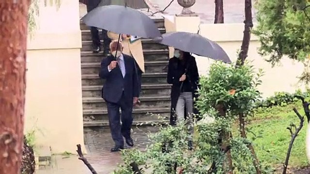 La reina Letizia luce su look más gris de la temporada