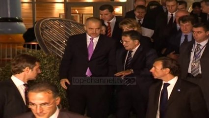 Top News - Ish kryeministri Prodi/ Italia duhet të shohë nga Shqipëria