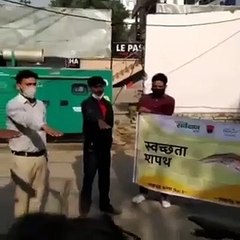 स्वच्छता के प्रति लोगों को दिलाई शपथ
