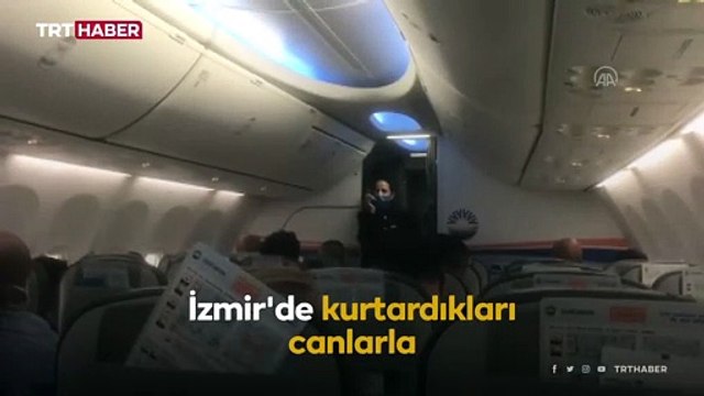 İzmir’den dönen AKUT ekiplerine uçakta alkışlı karşılama
