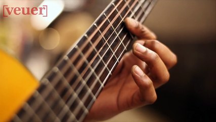 Bionic Gloves Help 80-Year-Old Pianist Play Again