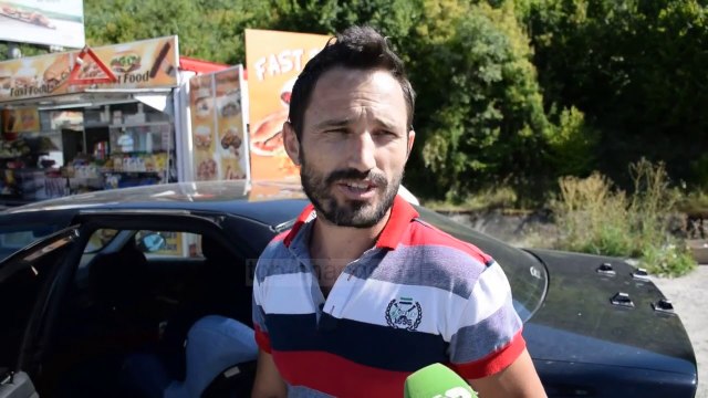 Kapshticë, bllokohen emigrantët/ Në doganë më shumë emigrantë se kuota prej 300 personash