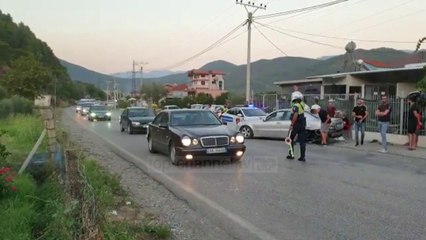 Përplasen tre makina në Elbasan, plagoset një fëmijë (detajet e para)