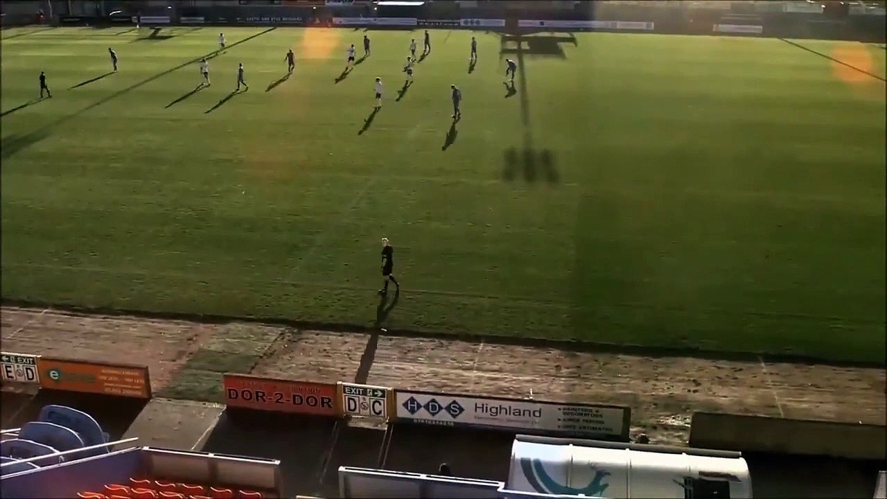 Une caméra intelligente confond le crâne de l'arbitre avec le ballon