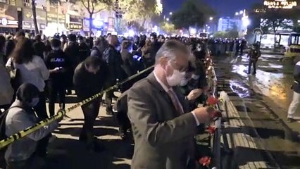 Depremde hayatını kaybedenler anıldı - İZMİR