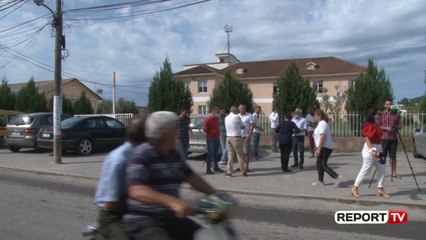 Pronarët e lokaleve në protestë: Po trajtohemi me dy standarte! Klientët tanë po organizojmë dasmat