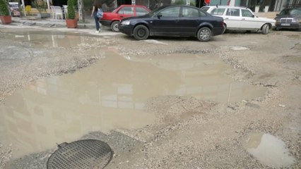 Ora News - Shiu përmbyt Tiranën