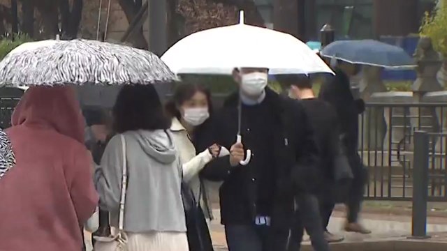 [날씨] 오늘 큰 추위 없어...오후에 약한 가을비 / YTN
