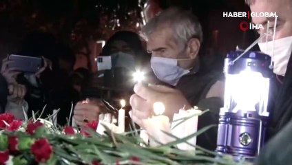 Rıza Bey Apartmanı önünde duygu dolu anlar! Dakikalarca gözyaşı döktülar