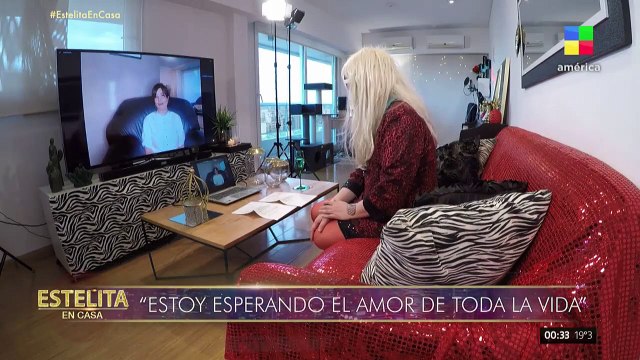 Andrea Rincón visita la casa de Estelita