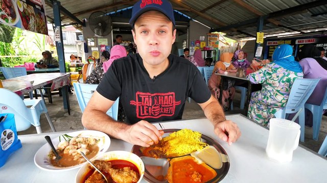 $0.49 BIGGEST and CHEAPEST Street NOODLES in the WORLD! + BEST MALAY Street Food Tour of Terengganu!