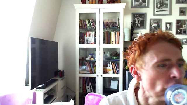 Wiwi égratigne un chagrin n'arrive jamais seul (alléluia)