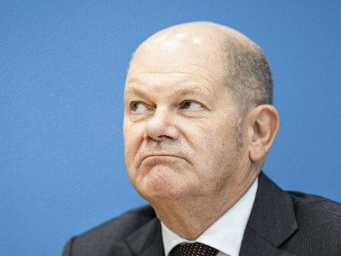 Bei Markus Lanz : Scholz bezeichnet Merz als Waschlappen