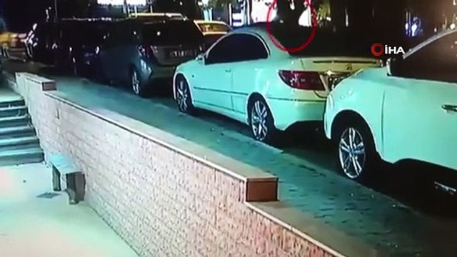 Kadıköy’de pes dedirten hırsızlık... Otomobillerden hırsızlık yapıp Marmaray’la kaçtı