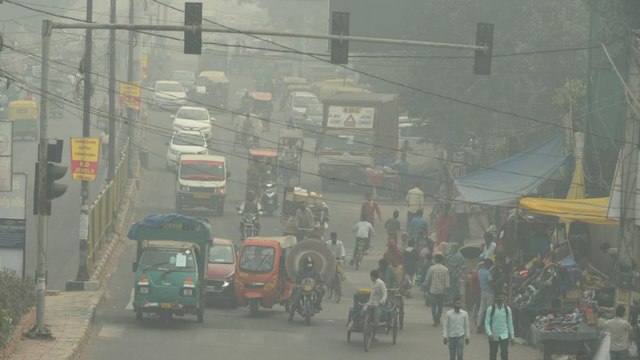Delhi air pollution soars to seasons high, thick blanket