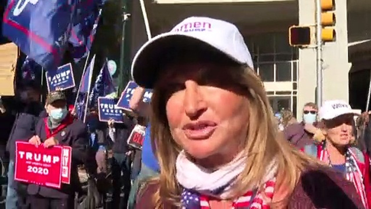 Bewaffnete "Proud Boys" machen in Phoenix Stimmung für Trump