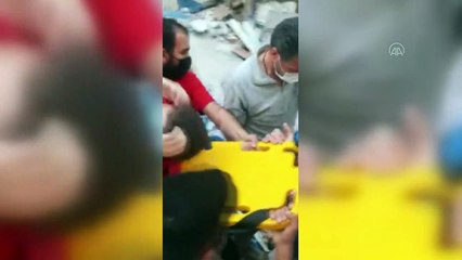 Enkaz altında iki yaşındaki çocuk ve kardeşiyle ilgilenerek hayata tutundu - İZMİR