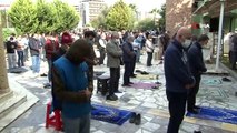 İzmir’de depremin ardından ilk buruk Cuma namazı