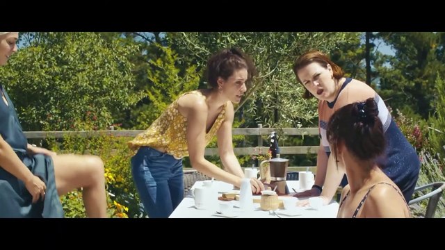 'Enjambre', la comedia de Mireia Gabilondo sobre una despedida de soltera