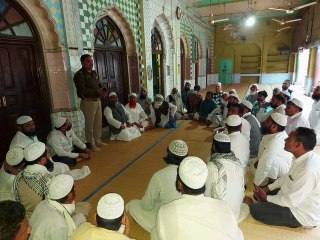 आगमी त्योहारों को लेकर पुलिस और मुस्लिम धर्मगुरुओं की बैठक