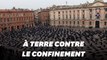 À Toulouse, la manifestation tout en noir des professionnels des secteurs sinistrés