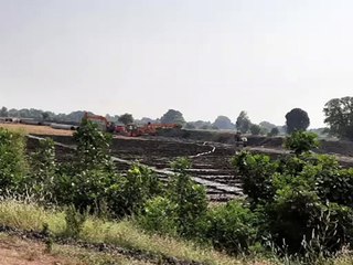 सुवासरा क्षेत्र में किसानों के लिए नहर परियोजना का जोरों शोरों से चल रहा है कार्य