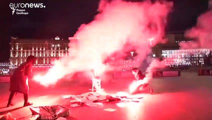 Encenou uma crucificação e acabou detido