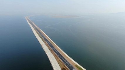지평선 넘어 수평선...새만금 핵심축 동서도로 25일 개통 / YTN