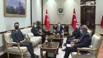 Cumhurbaşkanı Yardımcısı Oktay, Kuzey Kıbrıs Türk Kızılayı heyetini kabul etti