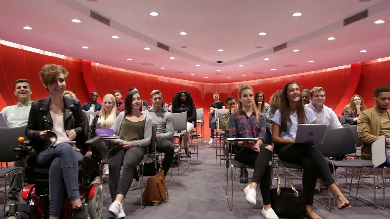 Cours d'économie générale. Chapitre 34) Robert Boyer