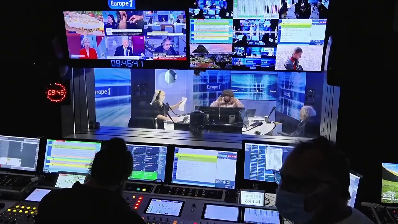 Marine Le Pen et les garçons : "une fille, ça fait campagne dans toutes les régions" (Canteloup)