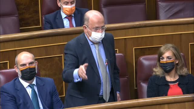Grande-Marlaska responde a los insultos de Vox: Basta ya