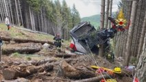 Tres arrestados por la caída del teleférico que causó 14 muertos en Italia