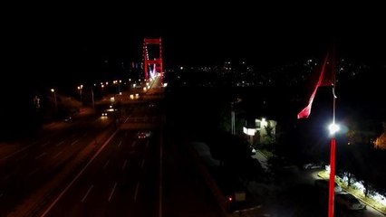 İSTANBUL EMNİYETİ'NİN CAM BAYRAK DİREKLERİ...