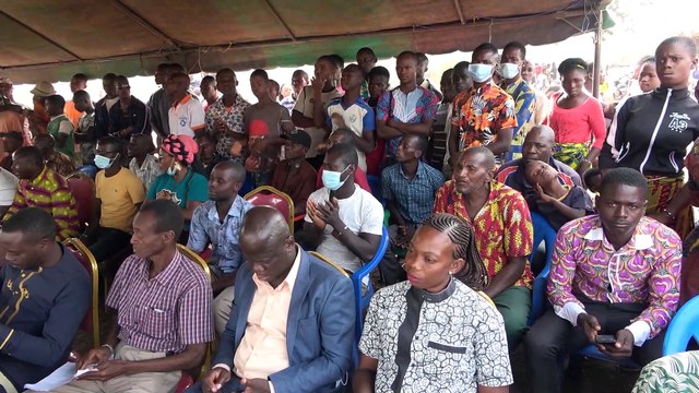 Inauguration d'un nouveau bâtiment de l'école primaire publique de Zraluo S/P de Gohitafla