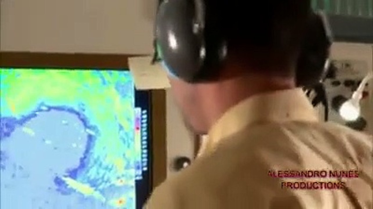 Mayday Desastres Aéreos - NO OLHO DO FURACÃO