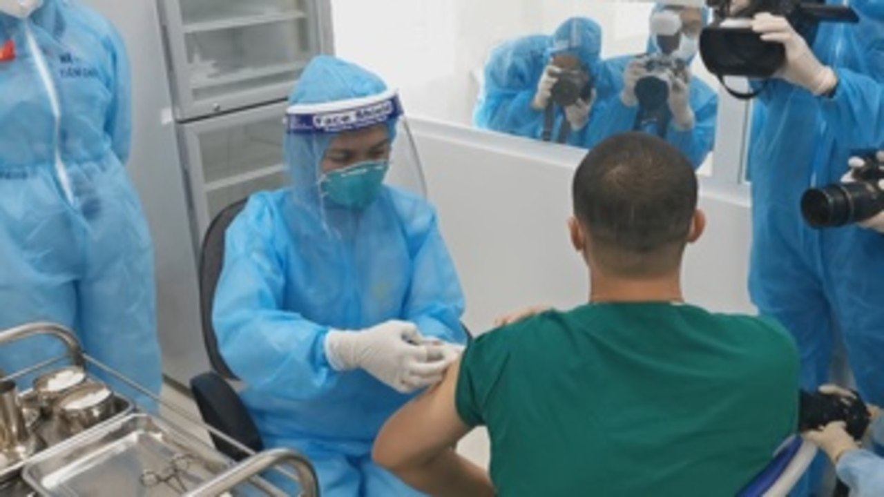 Vietnam, de modelo en la lucha contra la covid-19 a la cola en la vacunación